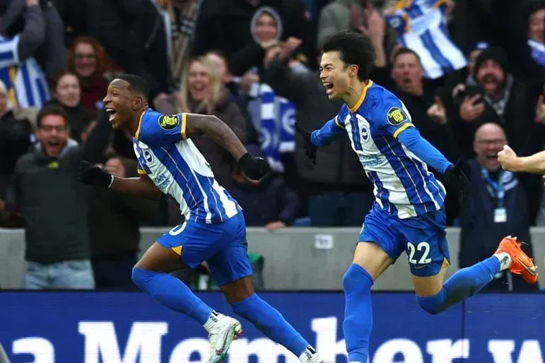 Brighton & Hove Albion FC: "For Sussex by the Sea!"